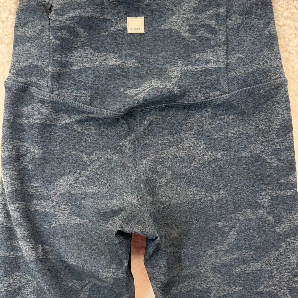 Vuori Camouflage Leggings Womens Size XS Mid Rise Activewear Pilates Yoga Logo - Picture 5 of 8